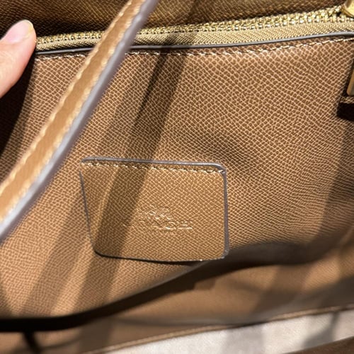 توت باق كوتش لارج برتقالي مع ميداليه الكرز