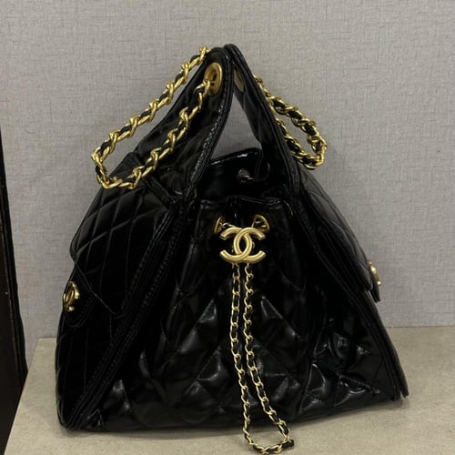 توت باق شانيل اسود لماع