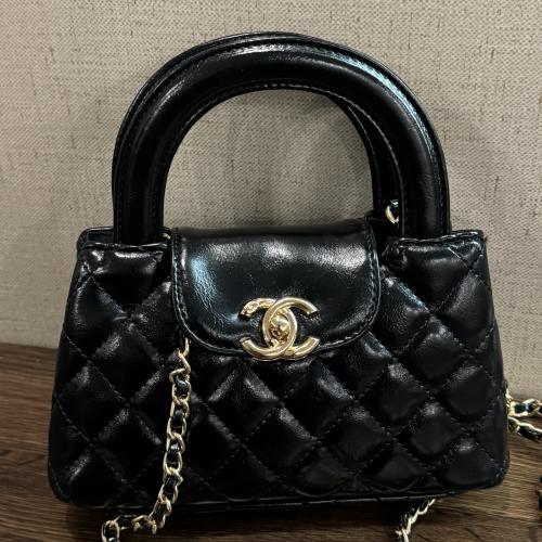 شانيل جلد اسود