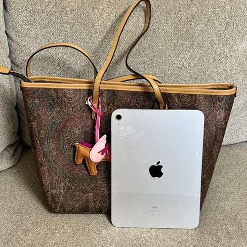 توت باق ايترو لارج مع ميداليه الحصان