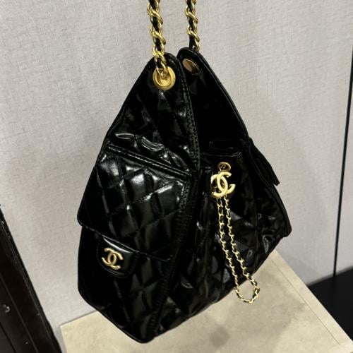 توت باق شانيل اسود لماع