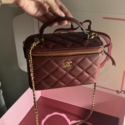 شانيل ميكب باق عنابي