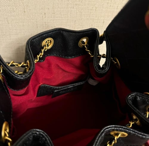 توت باق شانيل اسود جلد وسط