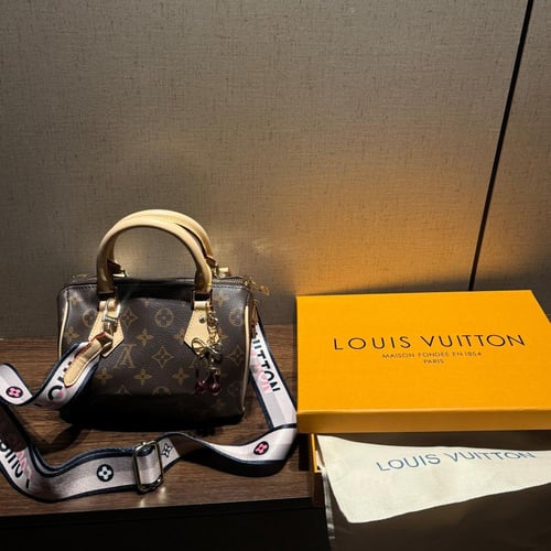 لويس فينون سبيدي 20 ستراب ملون