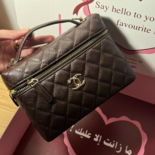 شانيل ميني مربع بني مطفي