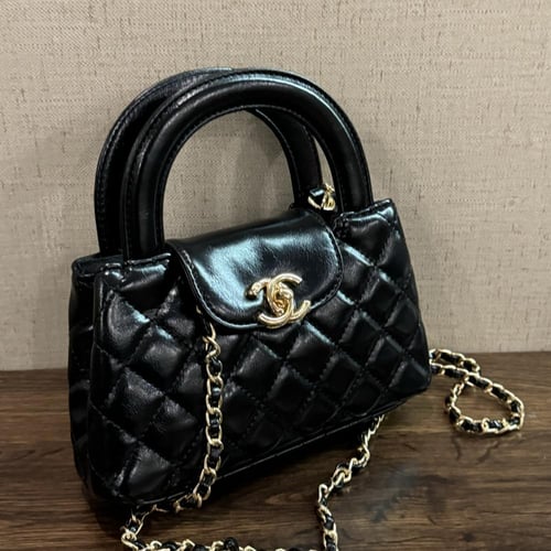 شانيل جلد اسود