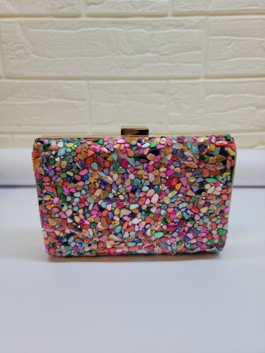 حقيبه كلاتش ملونه