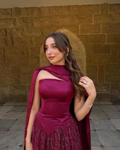 فستان سهرة مطرز