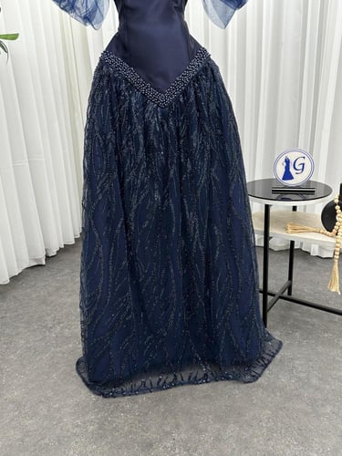 فستان سهرة راقي طويل وفخم