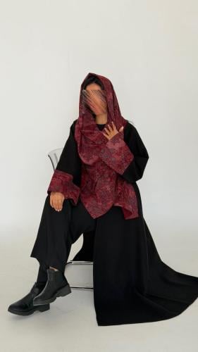 ليلى احمر