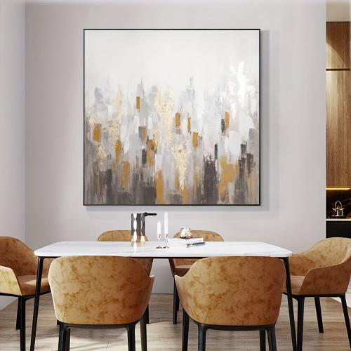 لوحة تجريدية أنيقة مستوحاة من أفقٍ ضبابي تتخلله لم...