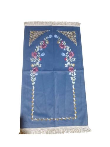 سجاد شانيل مبطن