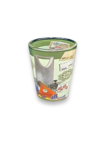 كوب زجاجي صغير