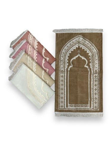 سجادة صلاة مريحة مطرزة محشوة بالاسفنج.