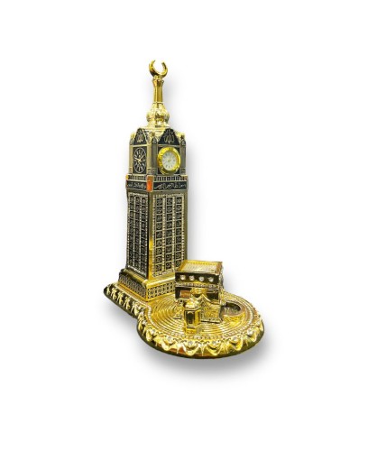 مجسم برج الساعة مع الكعبة الشريفة .