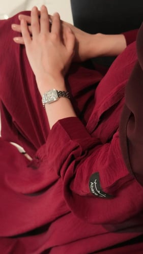 عباية سفر عنابي