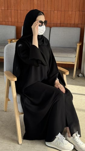 عباية وفاء اسود