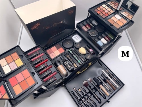 بوكس مكياج ديلا روز 47 قطعه