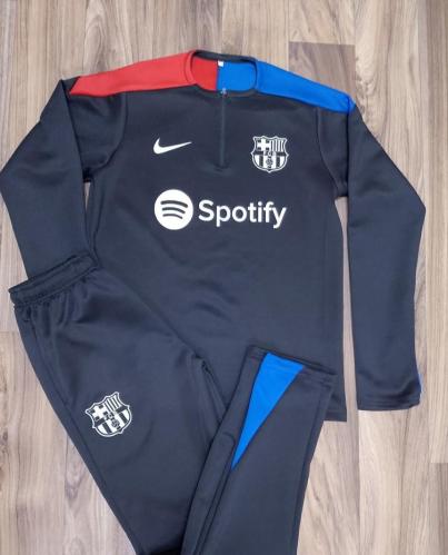 طقم برشلونة شتوي