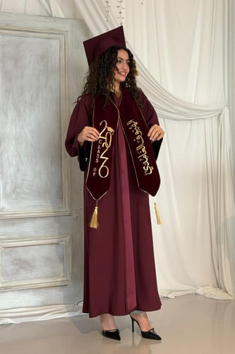 طقم عباية تخرج باللون البرغندي