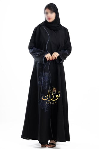 عباية وله باللون الكحلي