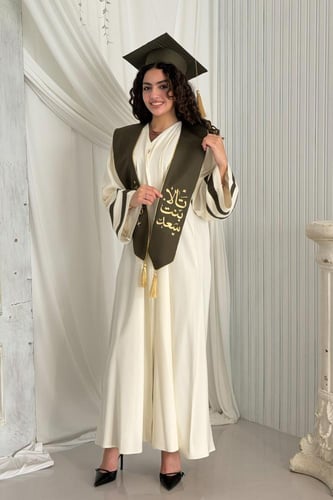 طقم عباية تخرج باللون( سكري X زيتي)