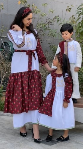 جلابية شالكي عنابي/ابيض