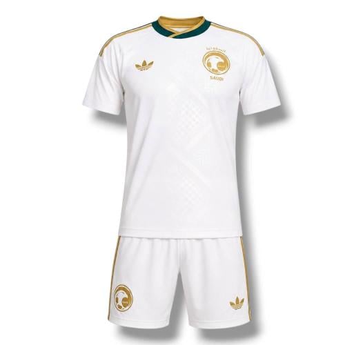 طقم المنتخب السعودي لكاس العالم 2026 اللون الابيض