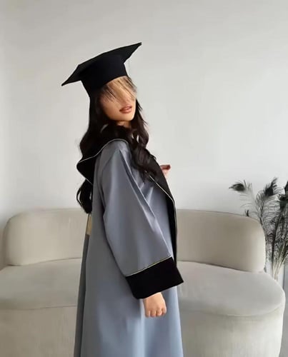 عبايات تخرج 2025