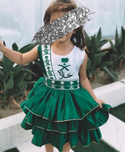 فساتين اليوم الوطني ابيض مع اخضر