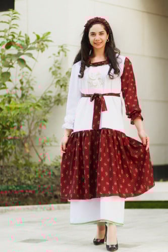 جلابية شالكي عنابي/ابيض