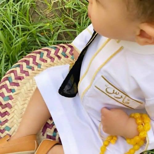 ثوب اطفال مع وشاح