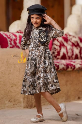 فستان يوم التأسيس بناتي بنمط عسكري