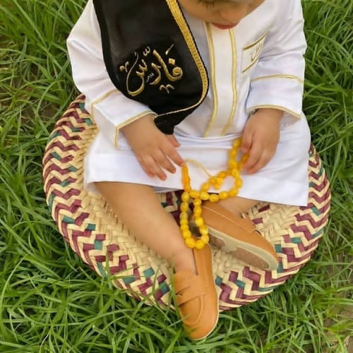 ثوب اطفال مع وشاح