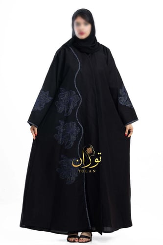 عباية وله باللون الكحلي