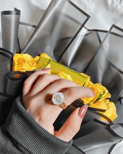 خاتم بالاسم من الصدف الطبيعي شكل سداسي