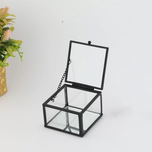 صندوق زجاجي مربع - سداسي اسود حجم وسط