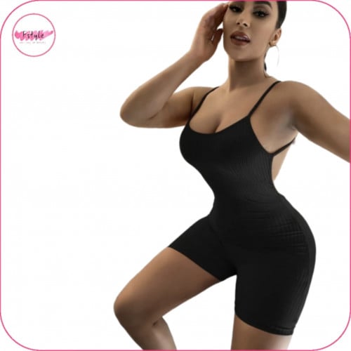 جمبسوت بتصميم ظهر مكشوف