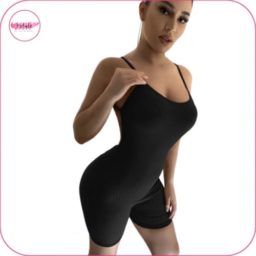 جمبسوت بتصميم ظهر مكشوف