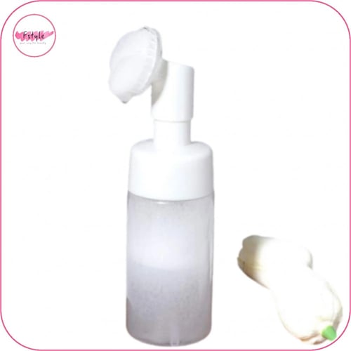 فرشاة بتصميم الزجاجة لتنظيف البشرة والمكياج