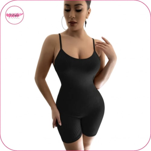 جمبسوت بتصميم ظهر مكشوف