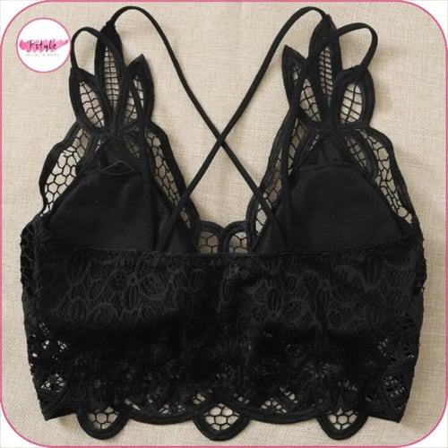 صدرية بتصميم دانتيل مزهر بشكل متقاطع