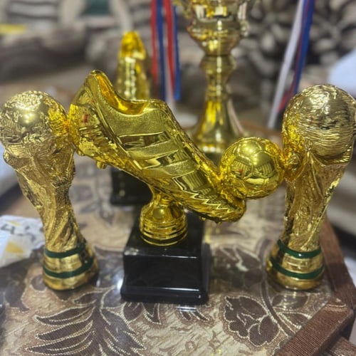 مجسم كاس العالم ارتفاع 21 سم مع سجل البطولات
