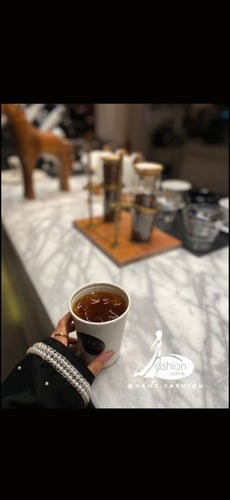 عباية ملكي شك لاين ابيض لؤلؤي على الكم