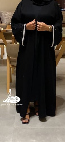 عباية ملكي شك لاين ابيض لؤلؤي على الكم