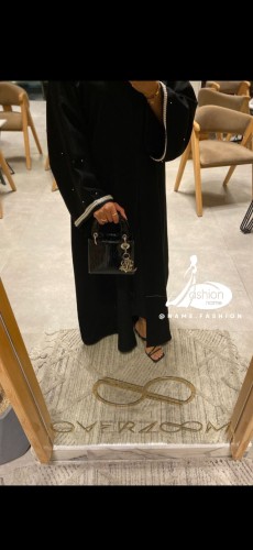 عباية ملكي شك لاين ابيض لؤلؤي على الكم