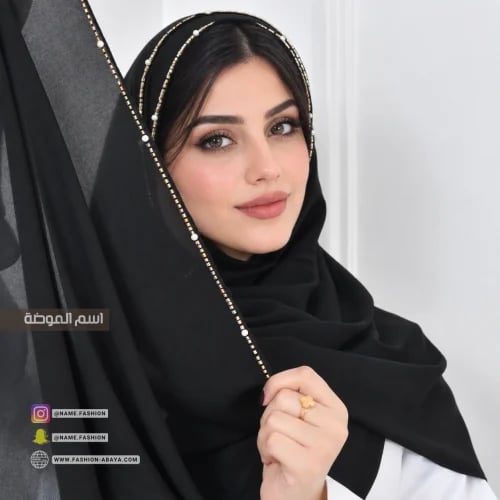 طرحه حرير سوداء مع شك فضي بالطرف2