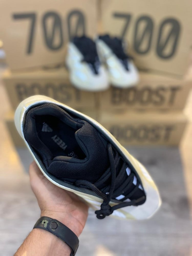 YEEZY 700 V3 "AZAEL"