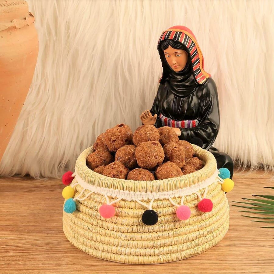 طبق تقديم تراثي
