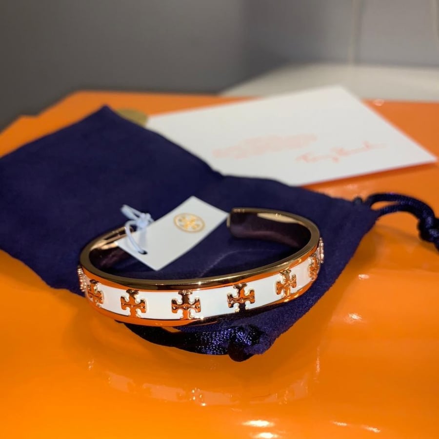 اسوارة Tory Burch ابيض